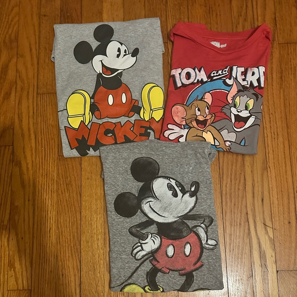 Disney Gray and Red Mickey Mouse Short Sleeve Tee